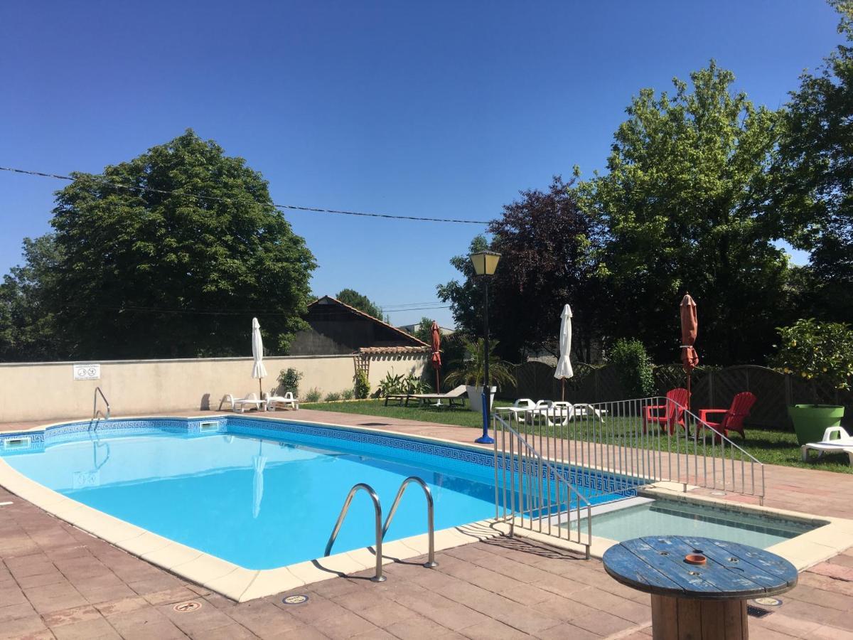 Villa Les Granges à Les Lèves-et-Thoumeyragues Extérieur photo